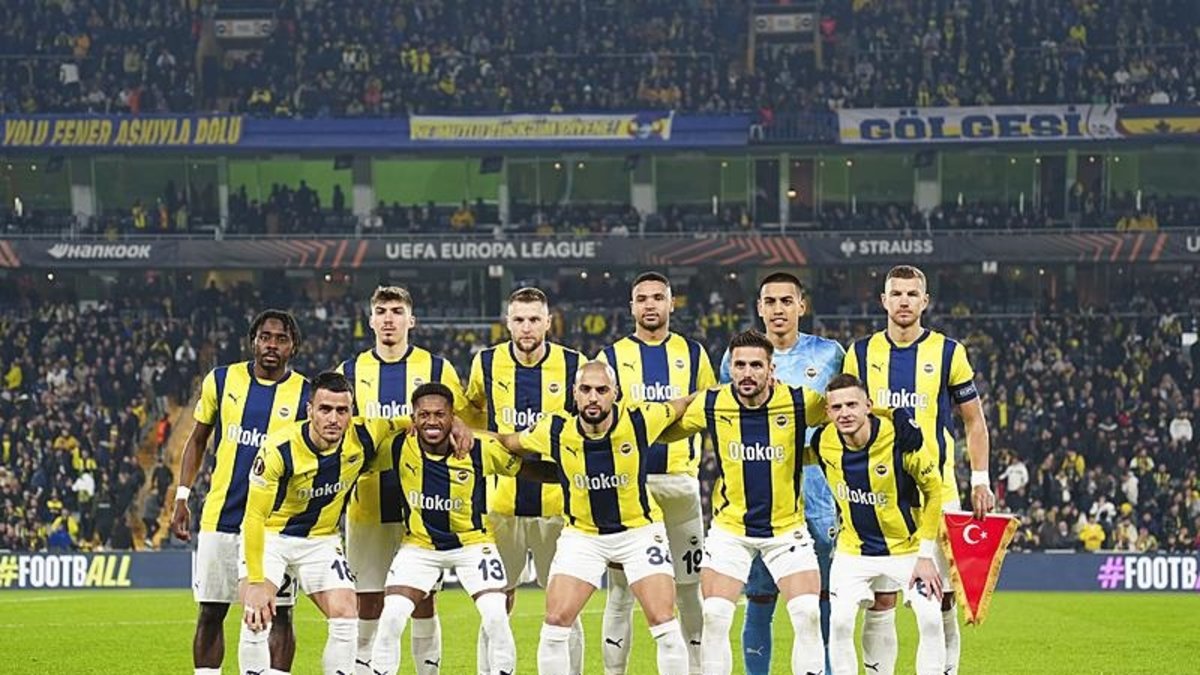 Fenerbahçe'de Edin Dzeko'nun elinde kırık tespit edildi! Fenerbahçe'de Edin Dzeko'nun elinde kırık tespit edildi!