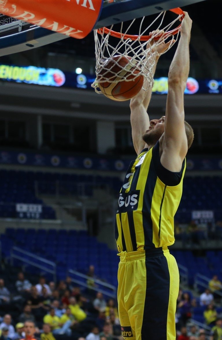 Avrupa ’Fenerbahçe Doğuş’ dedi!