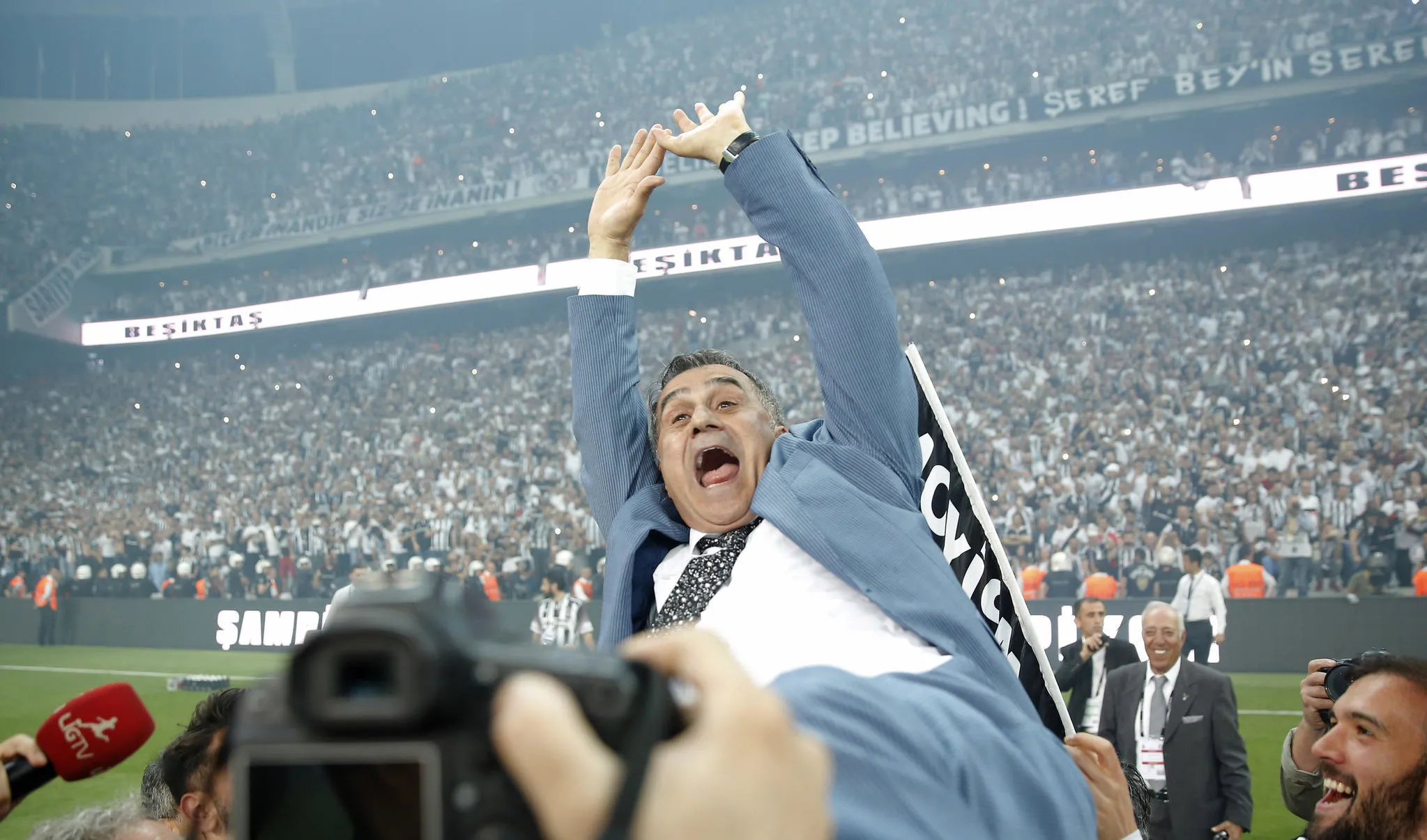 Şenol Güneş fotoğrafı birinci seçildi - 1