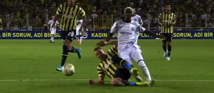 Fenerbahçe - Adana Demirspor maçında 2. penaltı kararı! İşte o pozisyon - 2