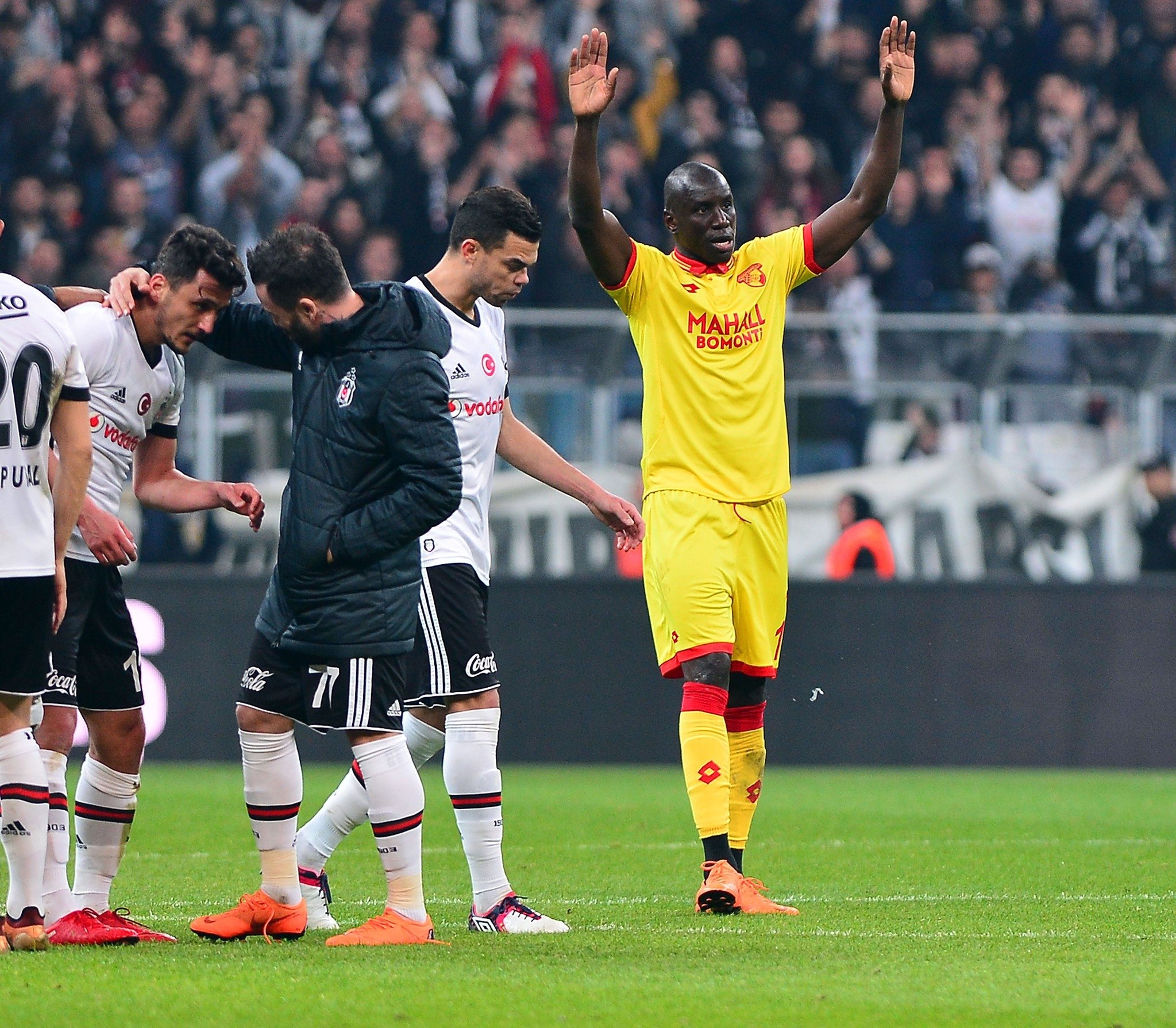 Demba Ba Besiktas A Imza Atacak Aspor
