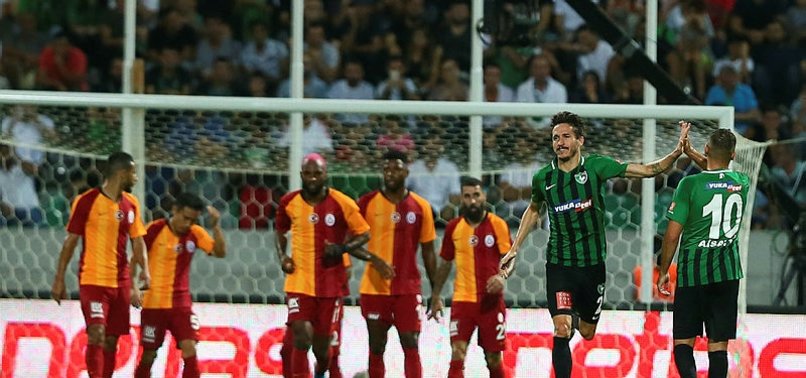 Galatasaray yenildi capsler patladı!