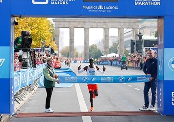 Berlin'de zirve Kipchoge'nin!