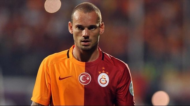 Galatasaray’dan Sneijder’e bir şok daha!