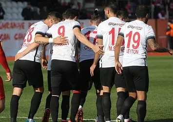 Ümraniyespor'dan gol şov