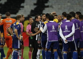 Boca Juniors'ta oyuncular güvenlik güçleriyle çatıştı!