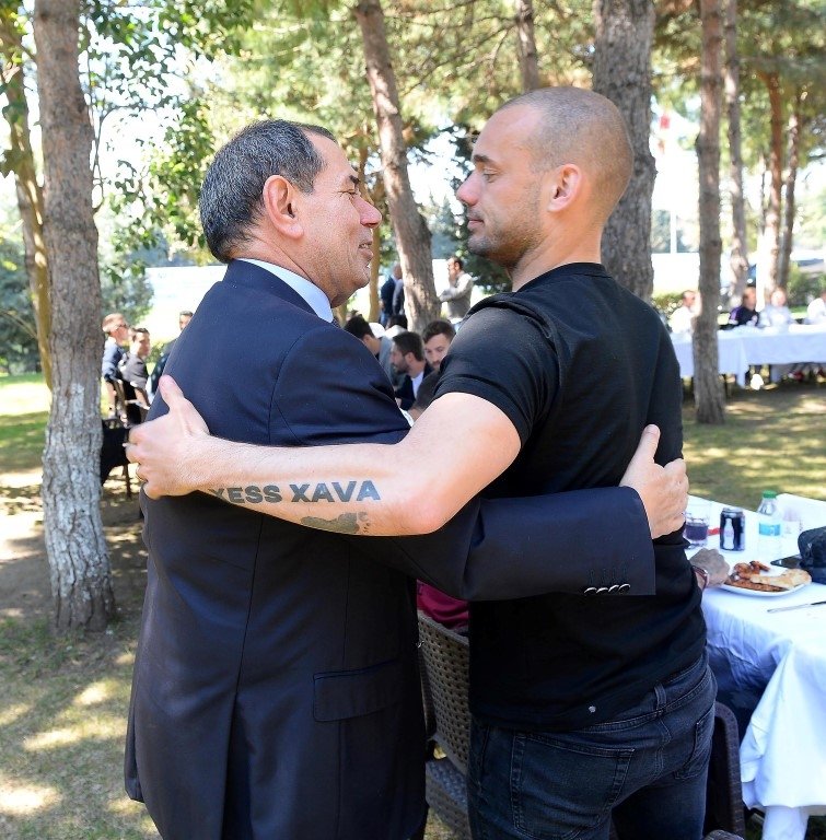 Wesley Sneijder’de flaş gelişme!