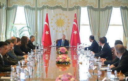 Başkan Recep Tayyip Erdoğan Beşiktaş Başkanı Ahmet Nur Çebi’yi kabul etti!
