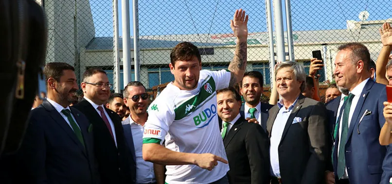 Bursaspor'da 5 oyuncu için imza töreni