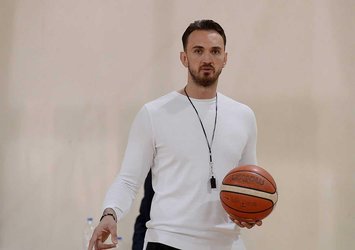 Semih Erden basketbola veda etti