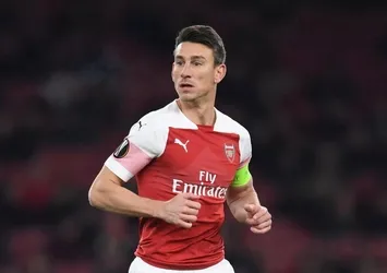 Koscielny'de zorlu rakip