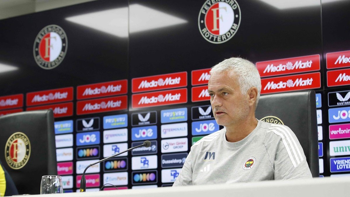 Fenerbahçe'de Jose Mourinho'dan gündem olan sözler! Semedo ve Skriniar...