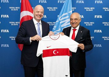 Büyükekşi'den Infantino'ya ziyaret!