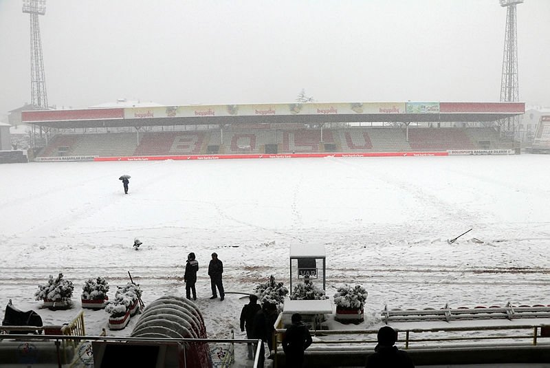 Bolu’da saha beyaza büründü!