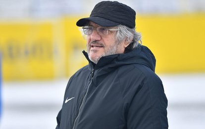 Son dakika spor haberleri: Kocaelispor Teknik Direktörü Mustafa Reşit Akçay hastaneye kaldırıldı