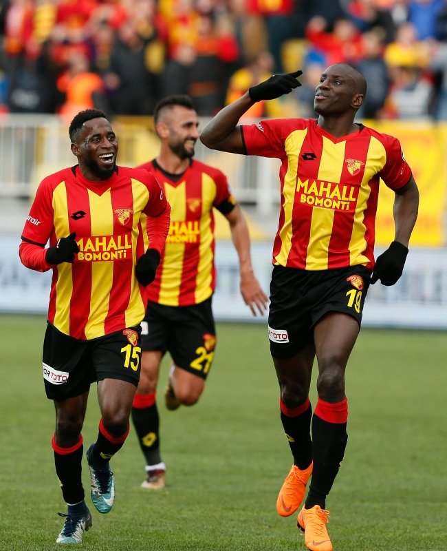 Galatasaray’a büyük müjde! Demba Ba...