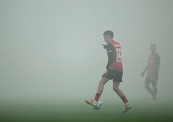 Almanya'da kupa maçı durdu!