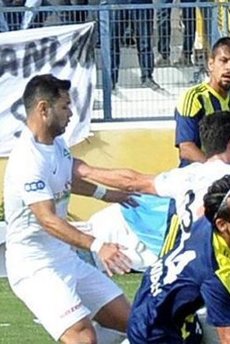 Sakaryaspor 9 kişiyle kazandı!