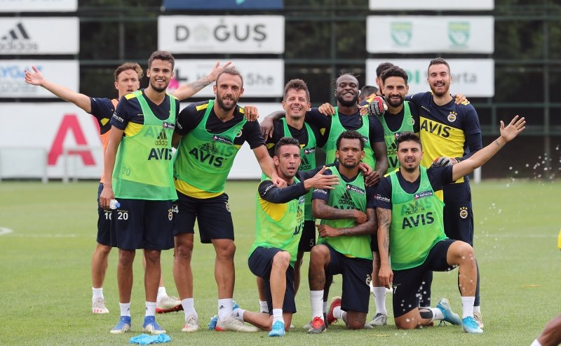 Fenerbahçe’de 4 transfer 2 ayrılık
