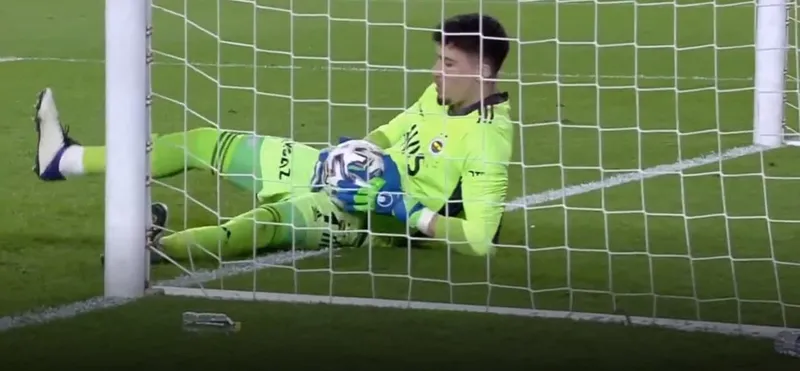 Fenerbahçe-Gaziantep FK maçında Altay'dan büyük hata! - 1