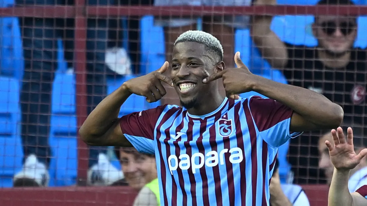 Trabzonspor'da Simon Banza beğeni topladı