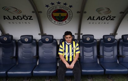 Fenerbahçe depremzede Mehmet Akif Ağaç’ı statta ağırladı