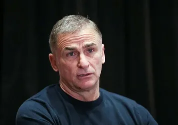 Stefan Kuntz: Portekiz'e karşı defansla...