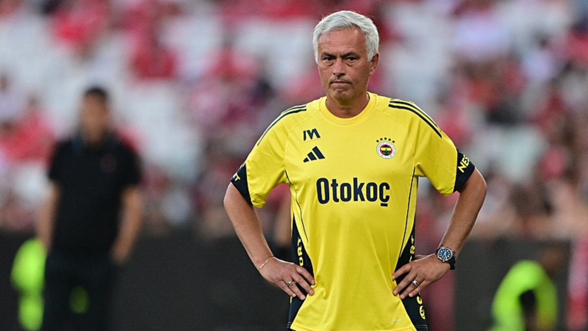 İşte Fenerbahçe'nin Feyenoord maçı 11'i! Jose Mourinho'dan sürpriz tercih İşte Fenerbahçe'nin Feyenoord maçı 11'i! Jose Mourinho'dan sürpriz tercih