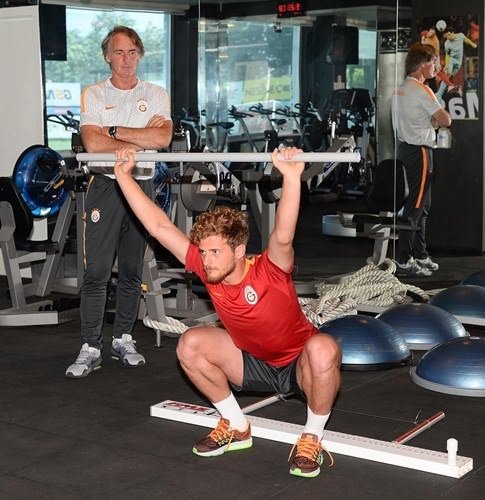 Sabri Sarıoğlu, Jan Olde Riekerink’in elini öptü!