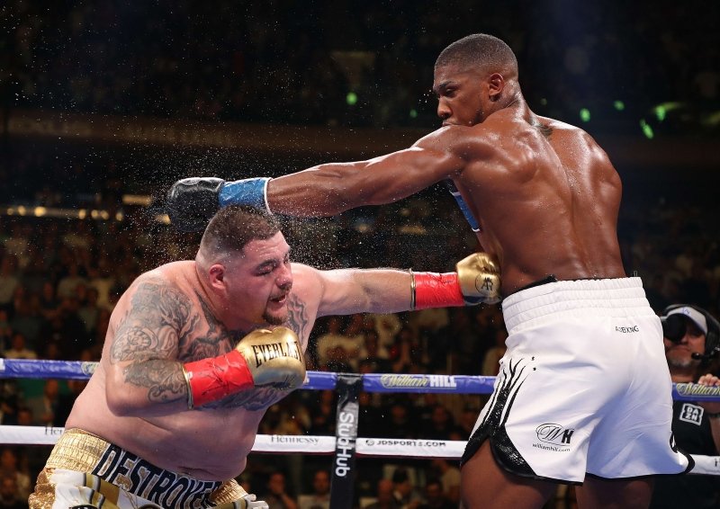 Anthony Joshua ilk yenilgisini aldı!