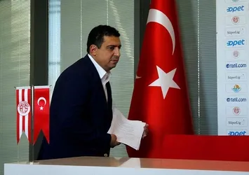 Ali Şafak Öztürk görevi bıraktı!