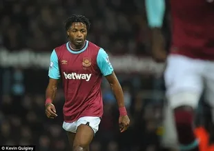 Alex Song bombası