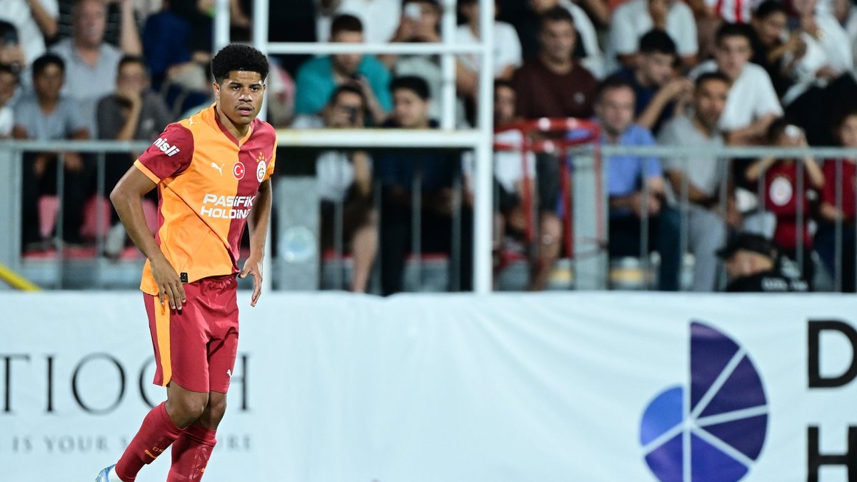 Galatasaray'da Gabriel Sara'dan dikkat çeken açıklamalar! F.Bahçe'yi yenmek... Galatasaray'da Gabriel Sara'dan dikkat çeken açıklamalar! F.Bahçe'yi yenmek...