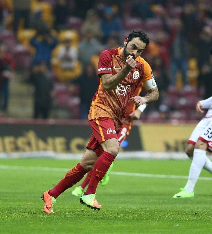 Selçuk İnan’da yolcular arasında!