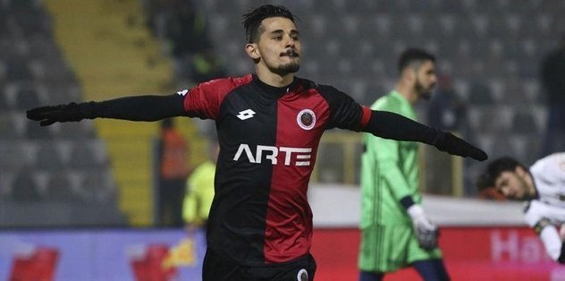 Galatasaray, Fenerbahçe’nin de istediği Jonathan Bamba’ya talip