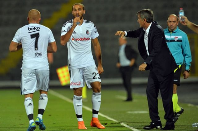 Şenol Güneş yıldız futbolcunun menajerini kovdu