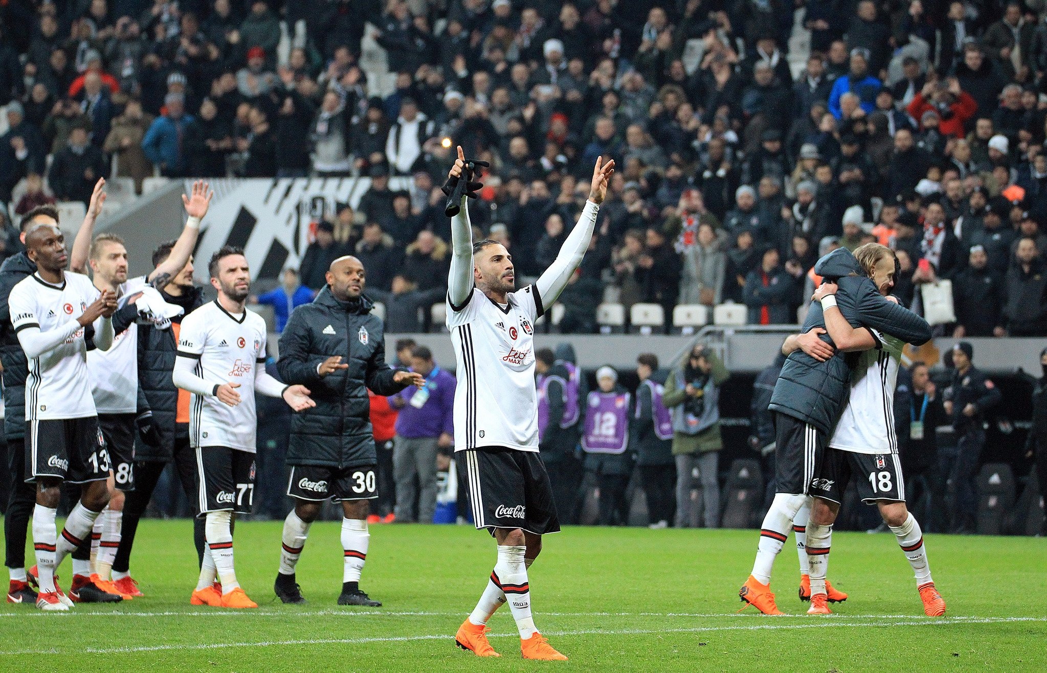 Beşiktaş, Avrupa devlerini solladı!