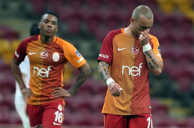 Galatasaray’da ortalık karıştı