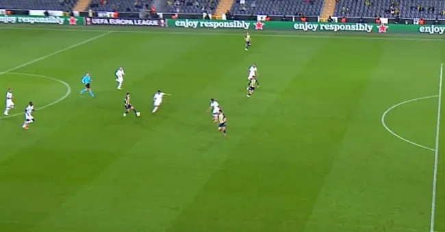 Fenerbahçe'nin Eintracht Frankfurt karşısında Mergim Berisha ile bulduğu gol ofsayta takıldı! - 1