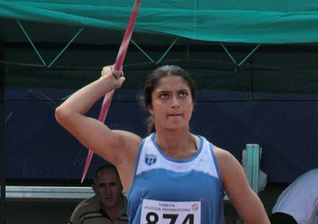 Milli sporcu evinin balkonundan düşerek hayatını kaybetti