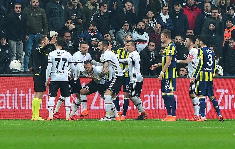 Quaresma’ya ağır ceza!