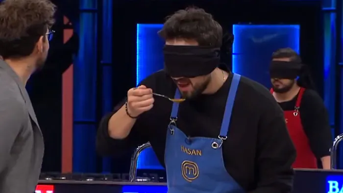 masterchef-dokunulmazlik-oyunu-12-aralik-sali-masterchef-eleme-adayi-kim-oldu-1702983274475.jpg MASTERCHEF DOKUNULMAZLIK OYUNU | Masterchef'te dokunulmazlığı kim kazandı? 19 Aralık - 1