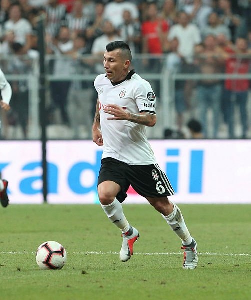 Gary Medel kara listeye alındı