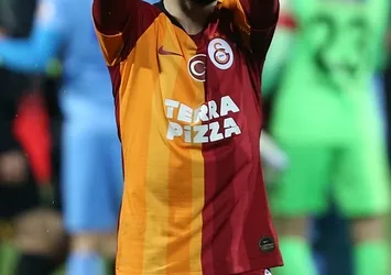 G.Saray'a kötü haber! Yıldız oyuncu ameliyat edildi
