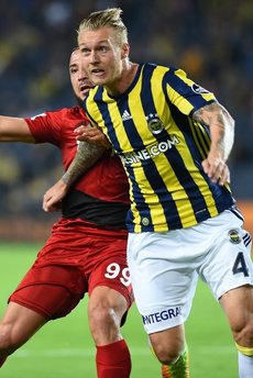 Fenerbahçe'de Simon Kjaer sakatlandı