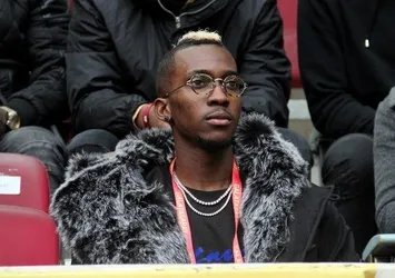 Onyekuru tribünden izledi