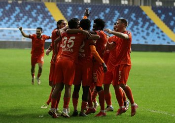 Adanaspor İstanbulspor'u tek golle geçti!