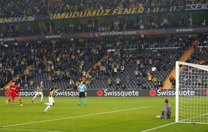 Fenerbahçe - Antwerp maçında Enner Valencia penaltı kaçırdı! İşte o anlar
