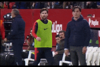 Sevilla yedek kulübesinden Messi'ye mesaj - 1