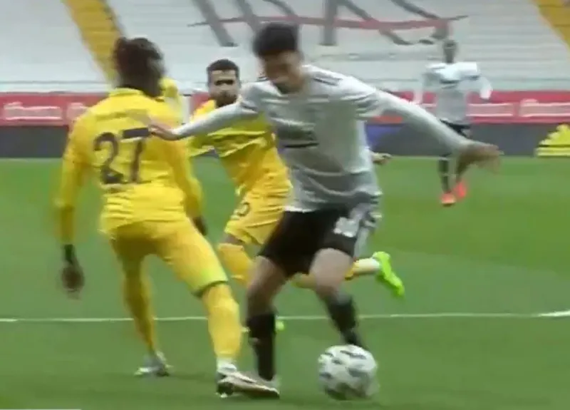 Beşiktaş Ankaragücü maçında VAR'dan penaltı kararı! İşte o müdahale - 1